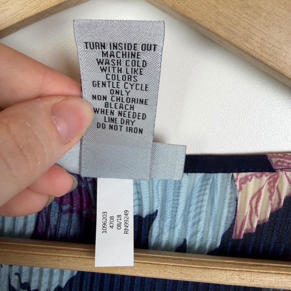 Catherines Floral Beaded Tunic Top Size 3X Multicolor Pleated Lightweight Flowy - Picture 6 of 8